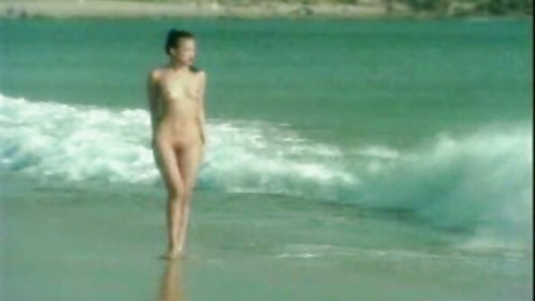 Amateur Latina chick in pink swimsuit rides cock in the fresh air